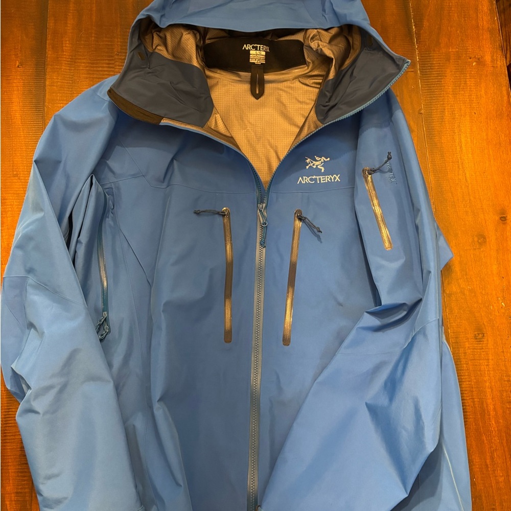 Arc'teryx Men's Blue Jacket ALPHA SV